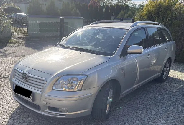 samochody osobowe Toyota Avensis cena 8900 przebieg: 390000, rok produkcji 2004 z Czarnków